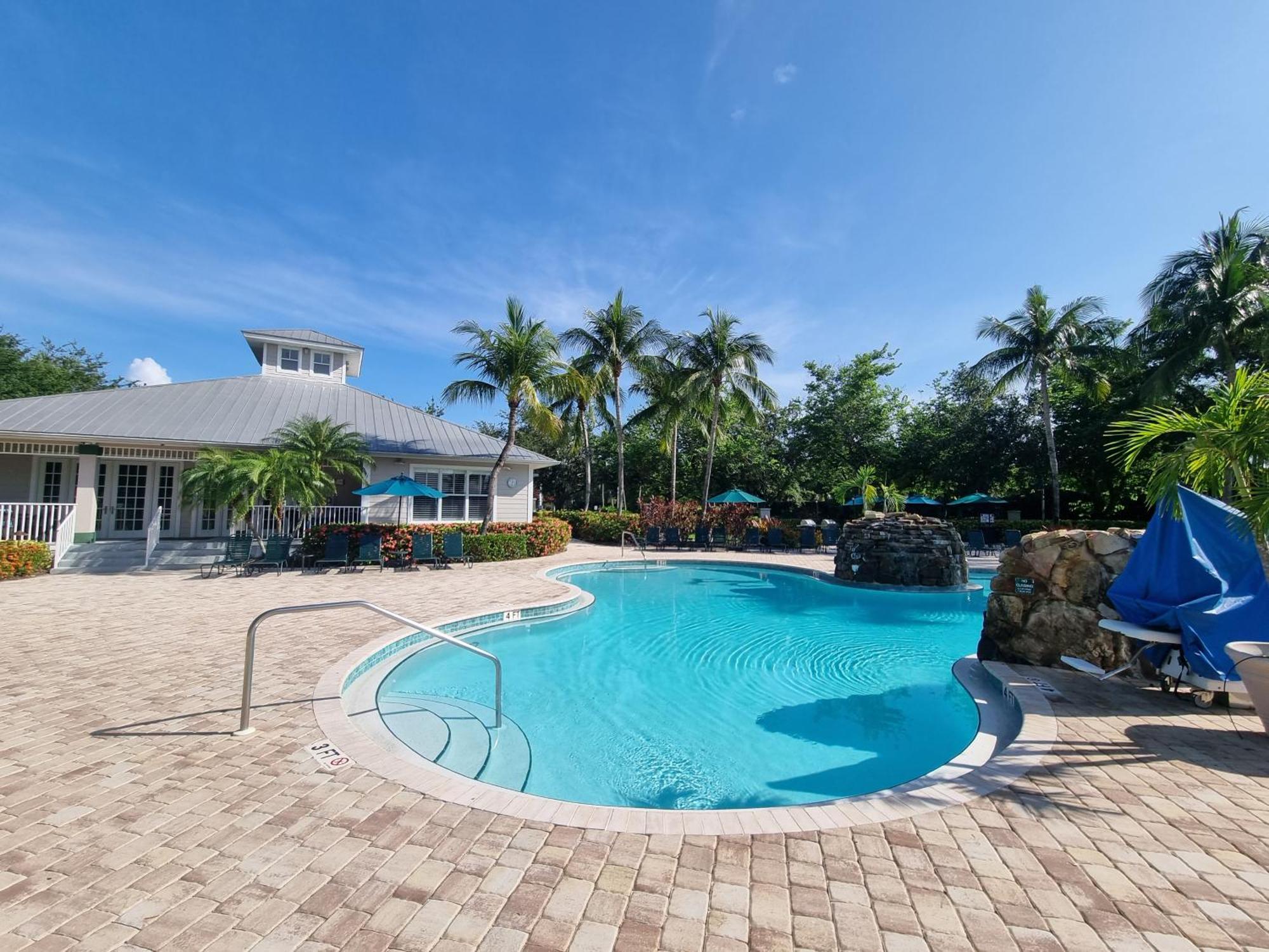 Stunning 2-Bedroom Plus Den Condo In Greenlinks Resort Naples Luaran gambar