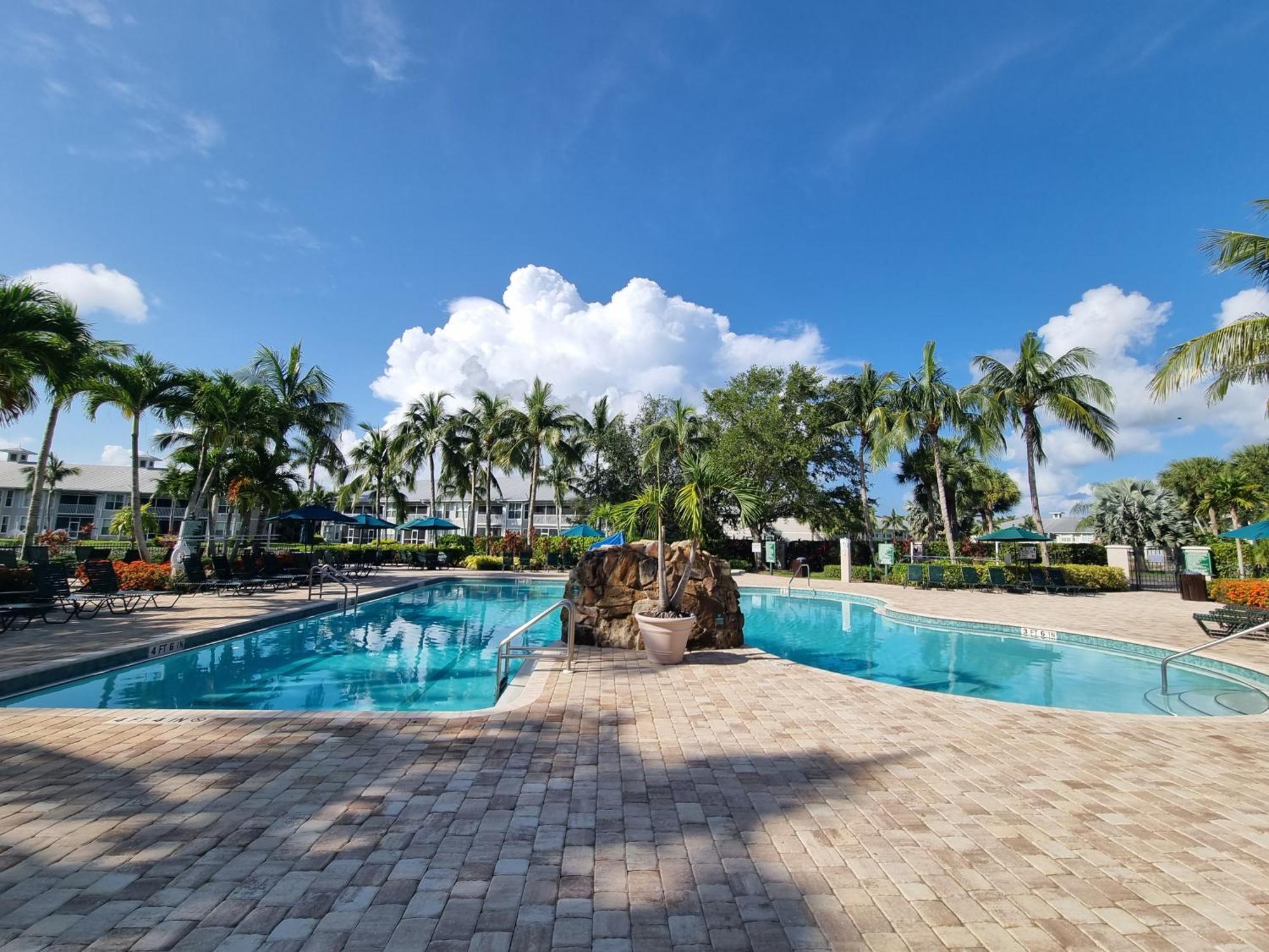 Stunning 2-Bedroom Plus Den Condo In Greenlinks Resort Naples Luaran gambar