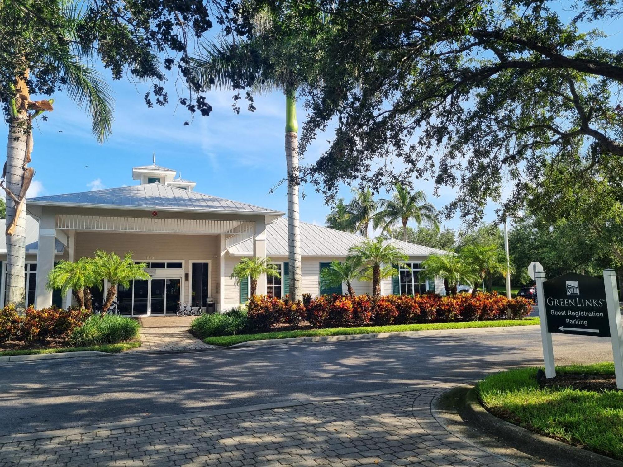 Stunning 2-Bedroom Plus Den Condo In Greenlinks Resort Naples Luaran gambar