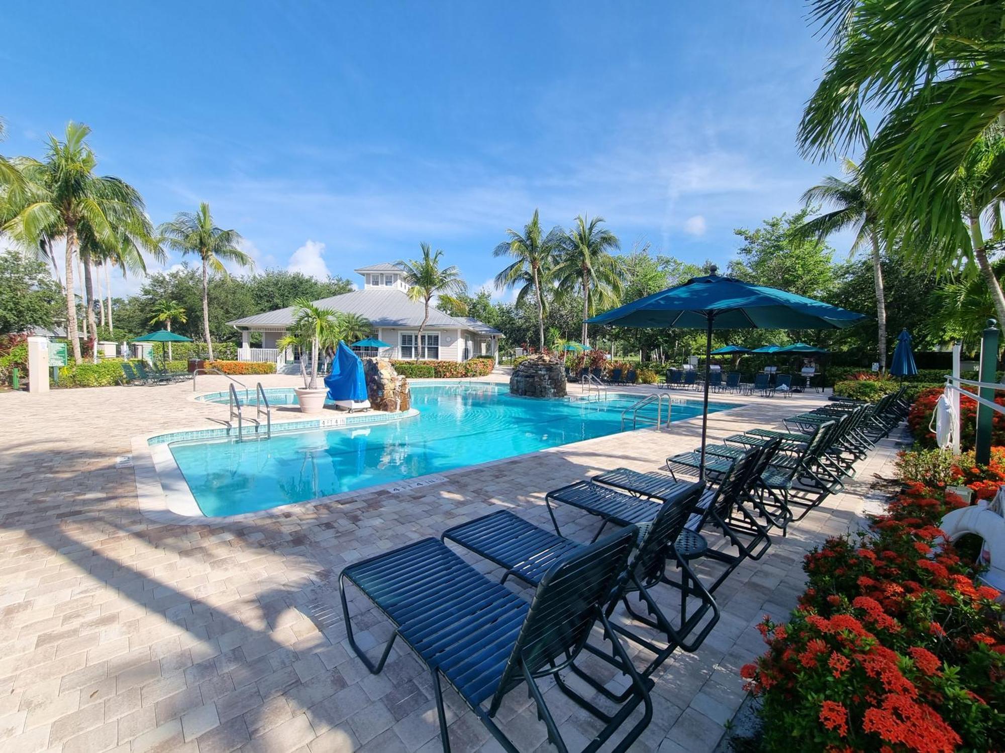 Stunning 2-Bedroom Plus Den Condo In Greenlinks Resort Naples Luaran gambar