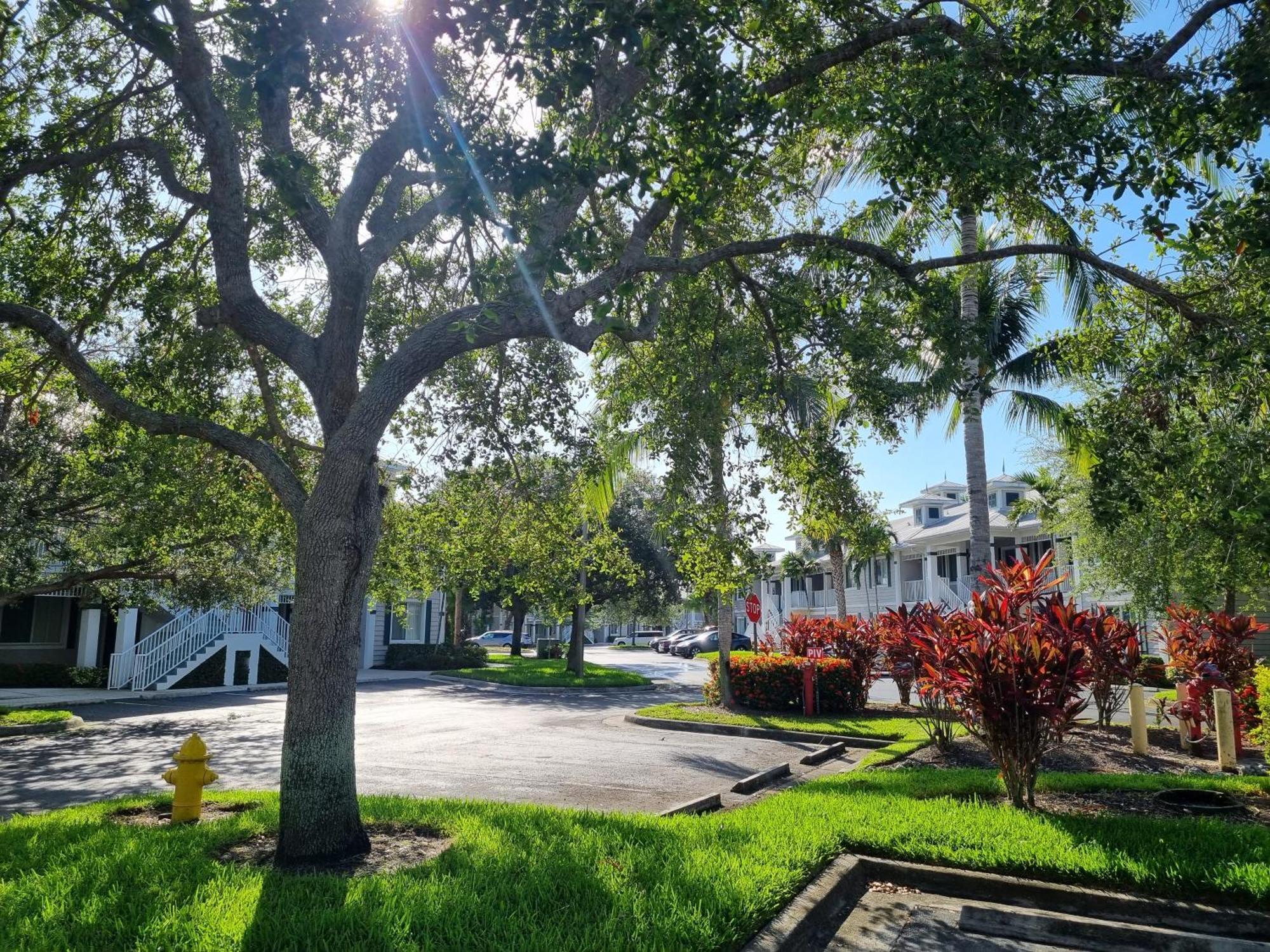 Stunning 2-Bedroom Plus Den Condo In Greenlinks Resort Naples Luaran gambar