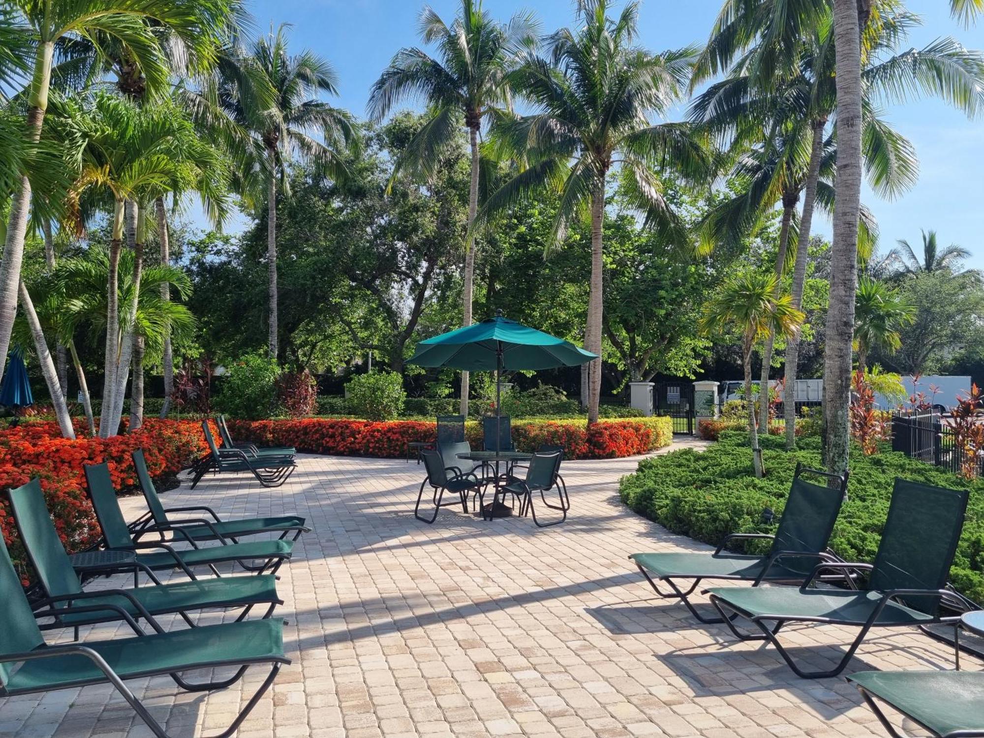 Stunning 2-Bedroom Plus Den Condo In Greenlinks Resort Naples Luaran gambar