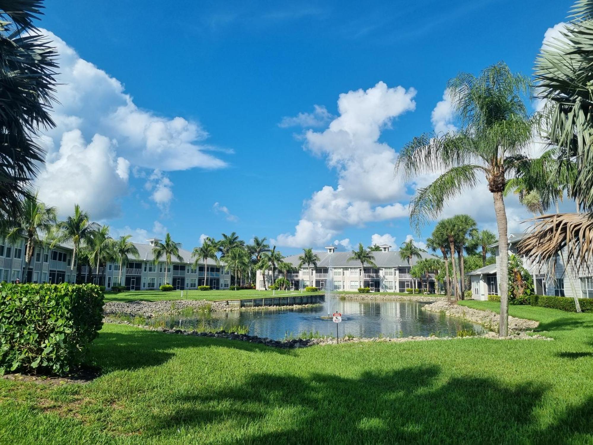 Stunning 2-Bedroom Plus Den Condo In Greenlinks Resort Naples Luaran gambar