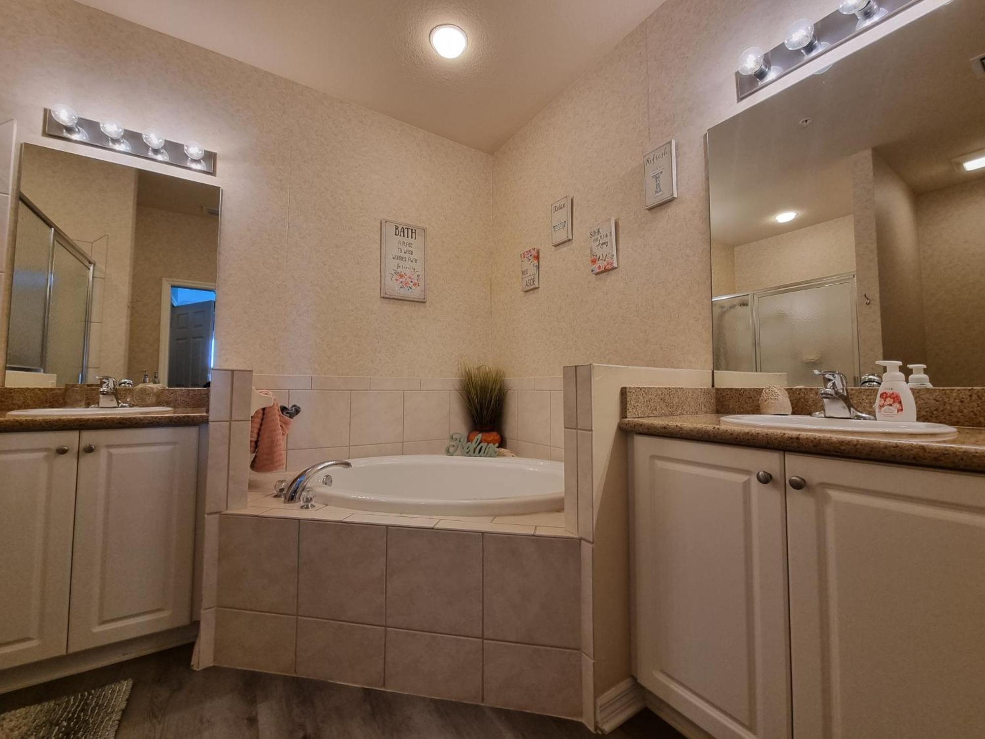 Stunning 2-Bedroom Plus Den Condo In Greenlinks Resort Naples Luaran gambar